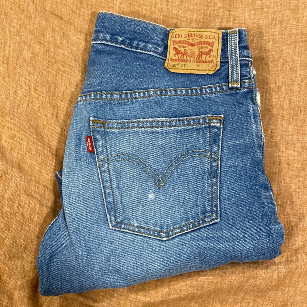Levi boyfriend fit 501 size 27